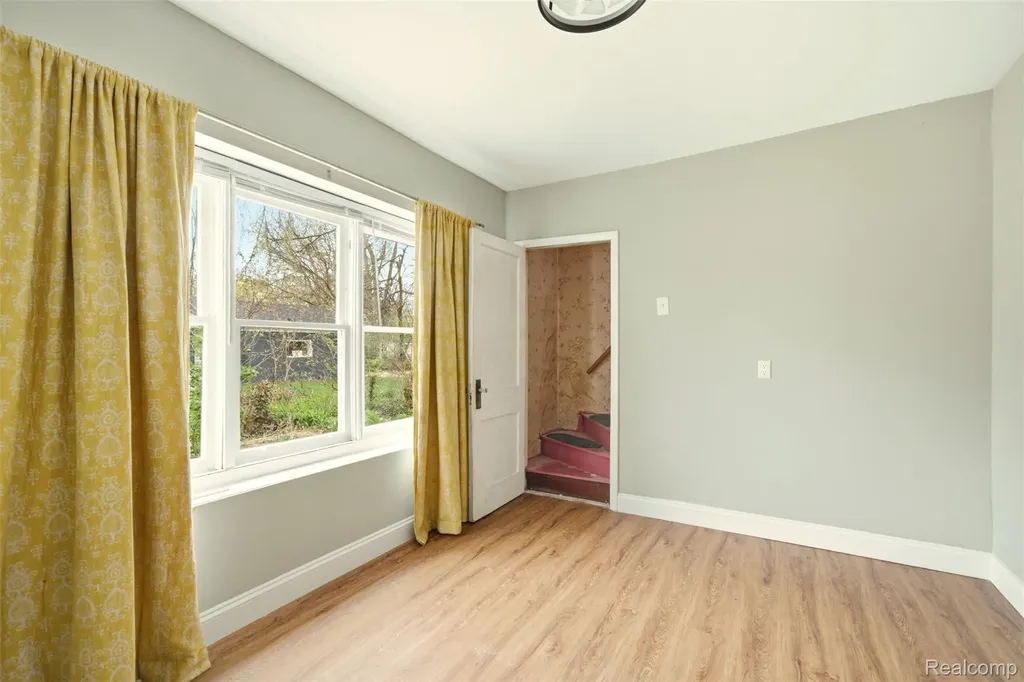 104 Leroy Avenue Clawson City MI 48017