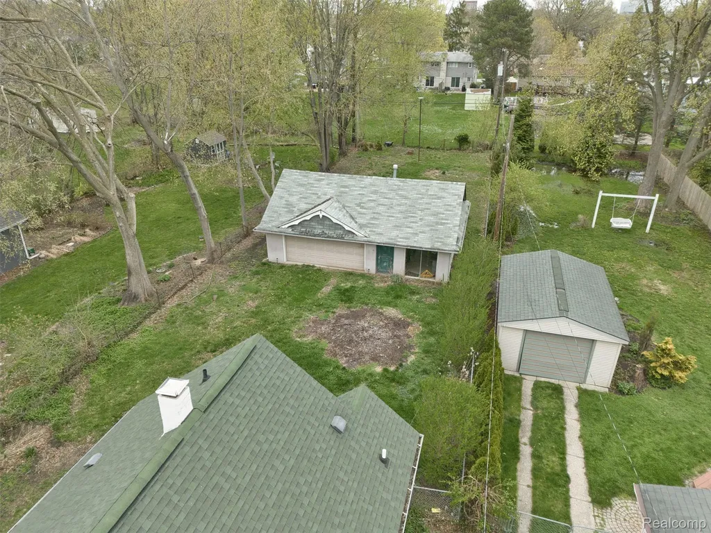 104 Leroy Avenue Clawson City MI 48017