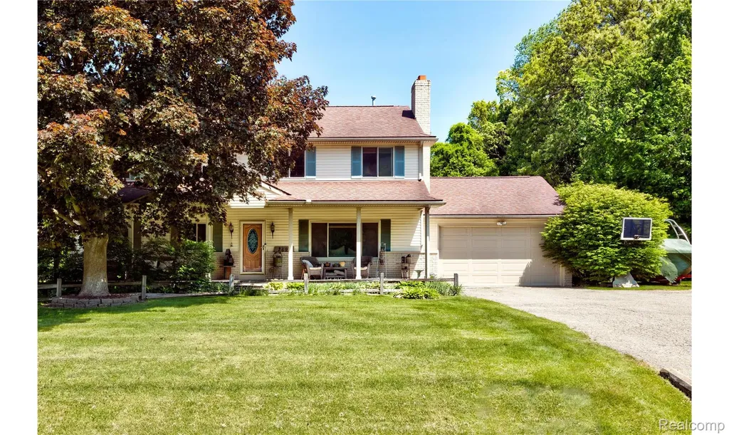 2697 Holland Street Lake Orion Village MI 48360