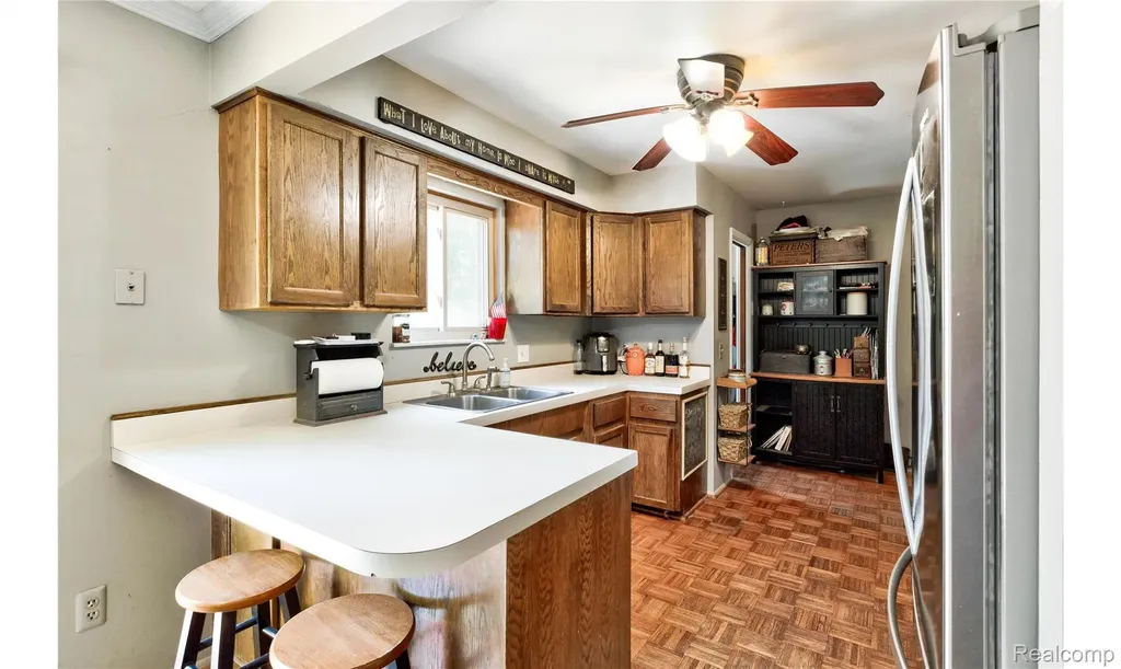 2697 Holland Street Lake Orion Village MI 48360