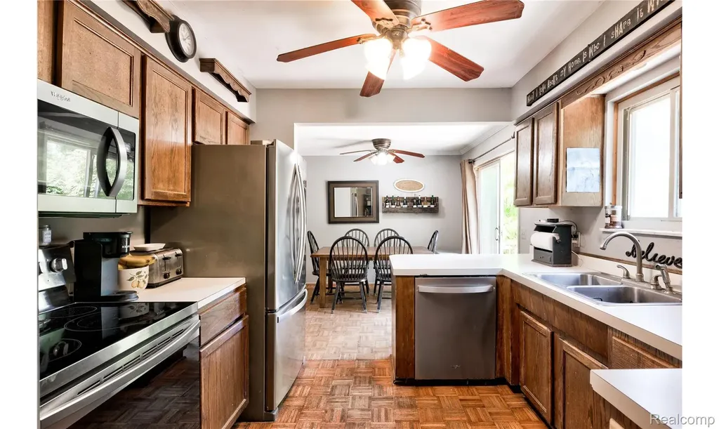 2697 Holland Street Lake Orion Village MI 48360