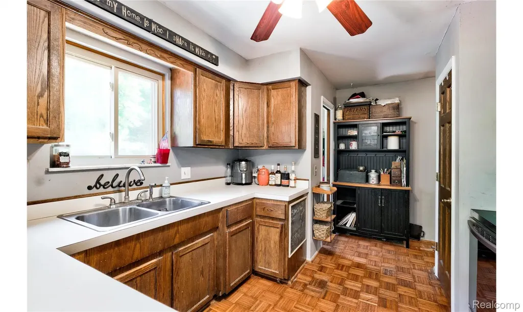 2697 Holland Street Lake Orion Village MI 48360