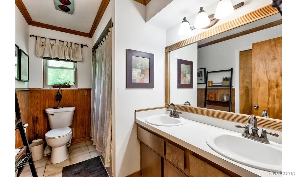 2697 Holland Street Lake Orion Village MI 48360
