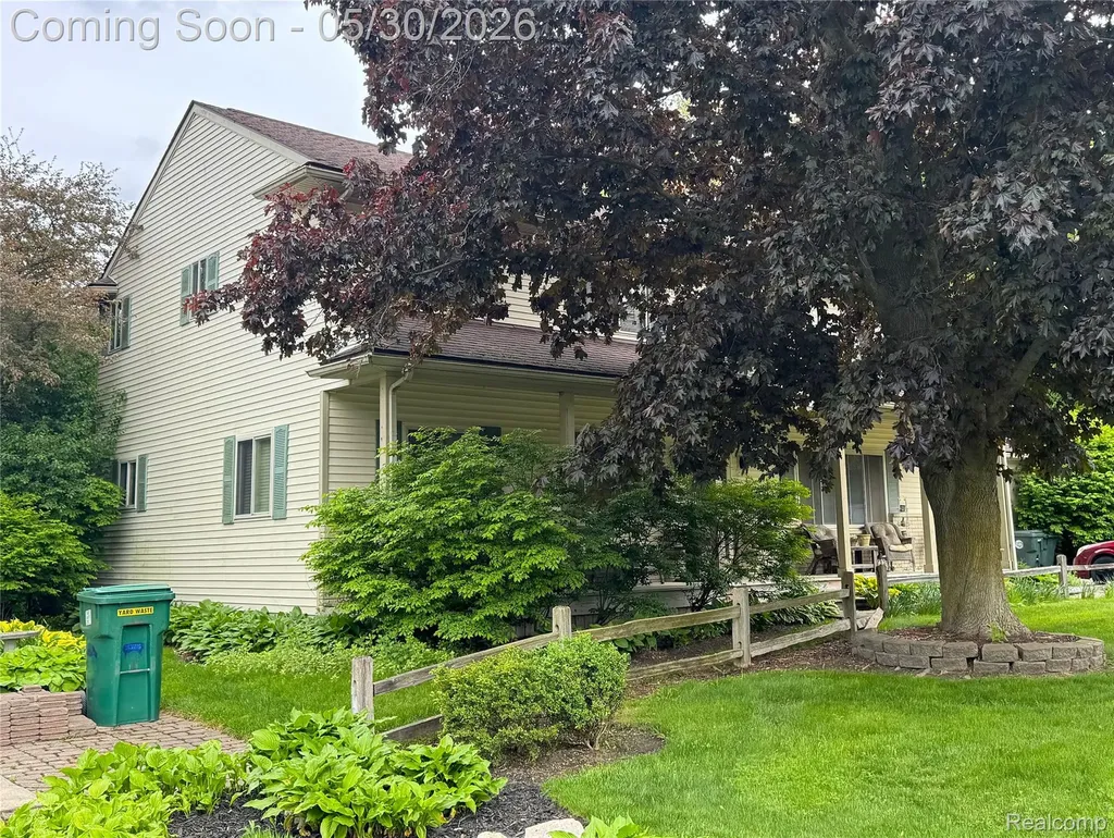 2697 Holland Street Lake Orion Village MI 48360