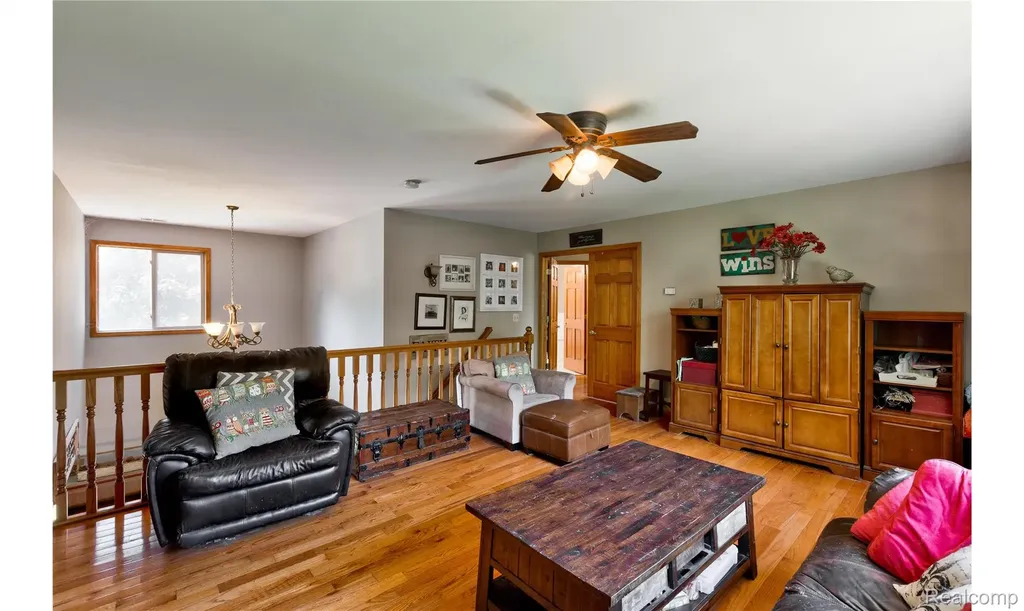 2697 Holland Street Lake Orion Village MI 48360