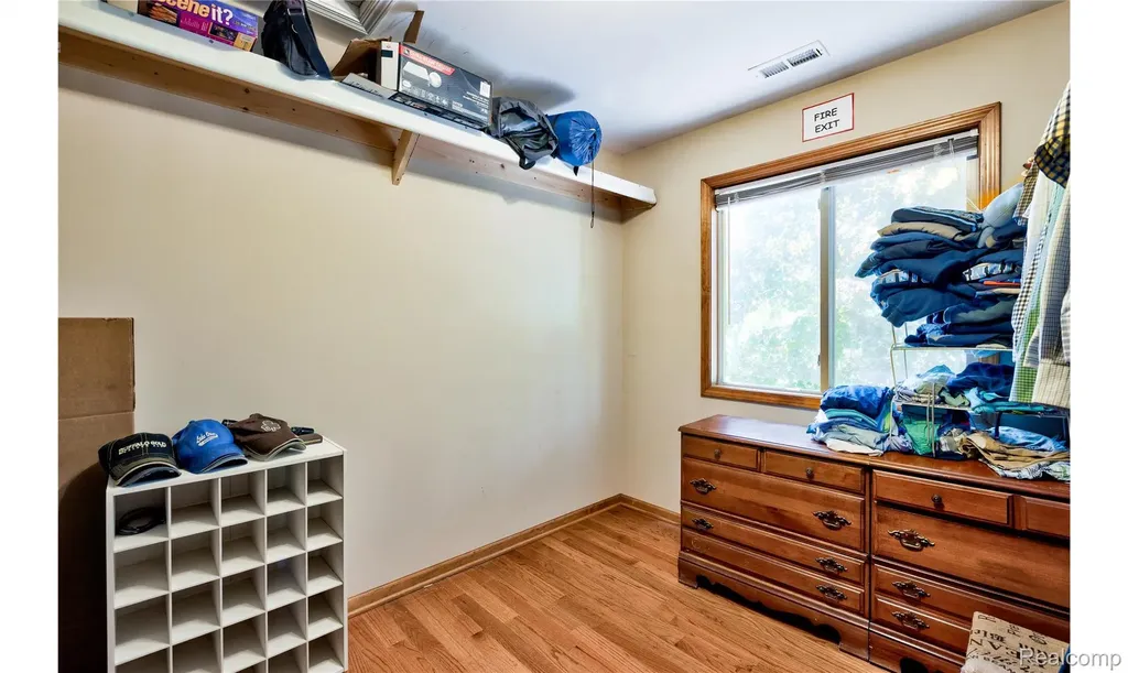 2697 Holland Street Lake Orion Village MI 48360