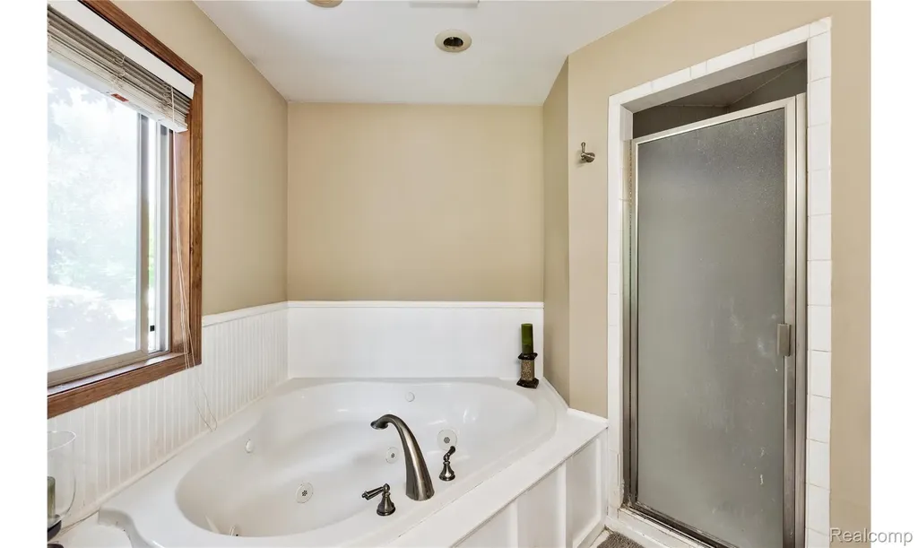 2697 Holland Street Lake Orion Village MI 48360