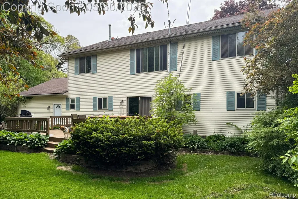 2697 Holland Street Lake Orion Village MI 48360