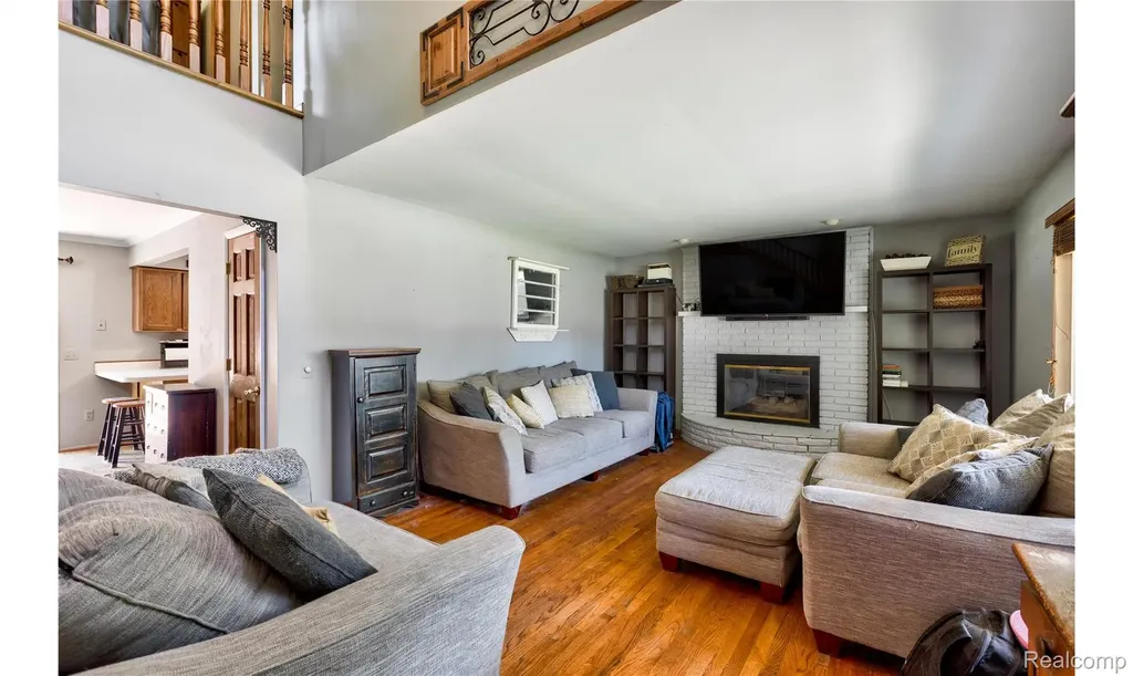 2697 Holland Street Lake Orion Village MI 48360