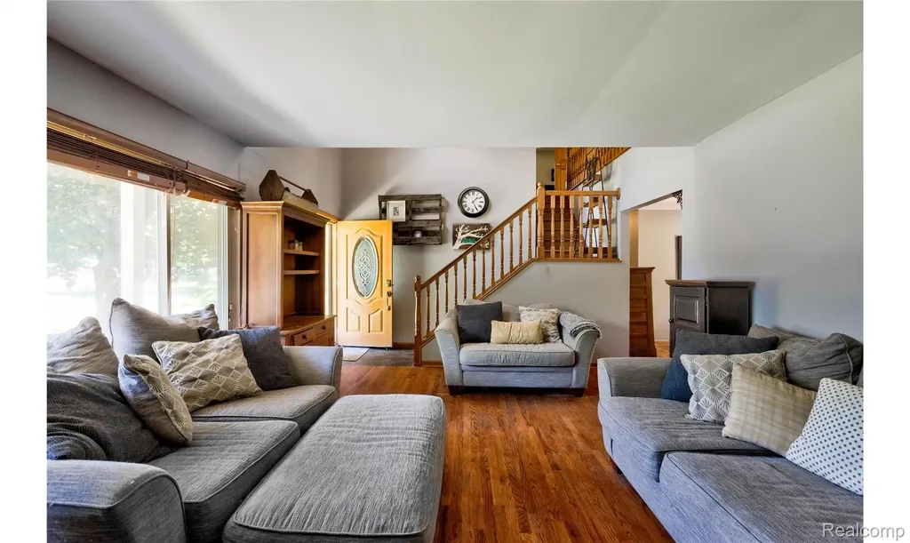 2697 Holland Street Lake Orion Village MI 48360
