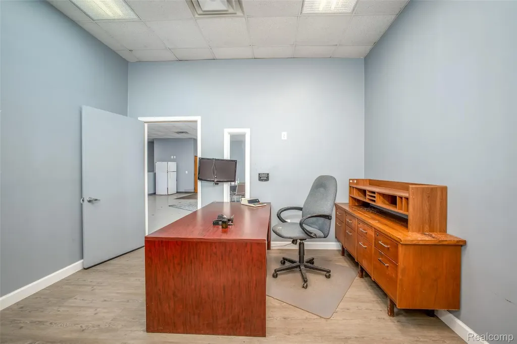 4359 Highland Road Waterford Charter Township MI 48328