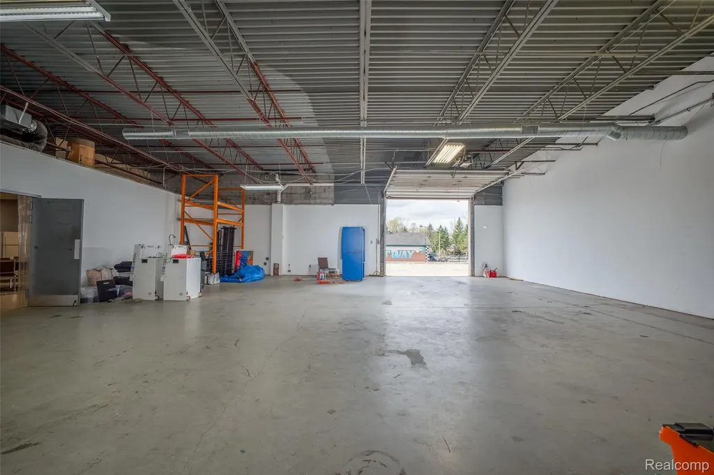 4359 Highland Road Waterford Charter Township MI 48328