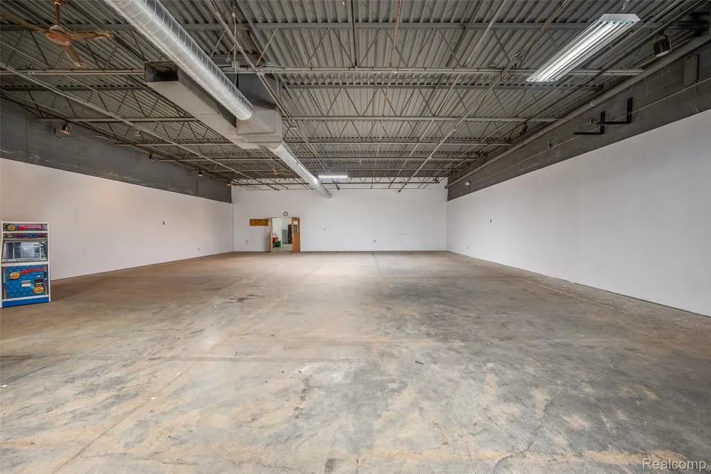 4359 Highland Road Waterford Charter Township MI 48328