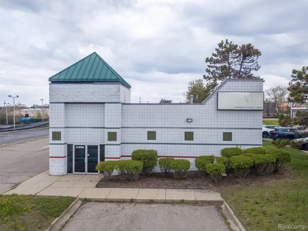 4359 Highland Road Waterford Charter Township MI 48328