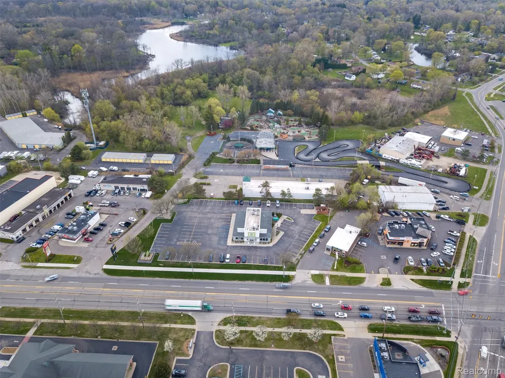 4359 Highland Road Waterford Charter Township MI 48328