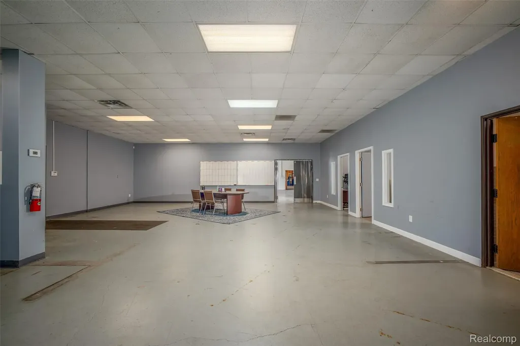 4359 Highland Road Waterford Charter Township MI 48328