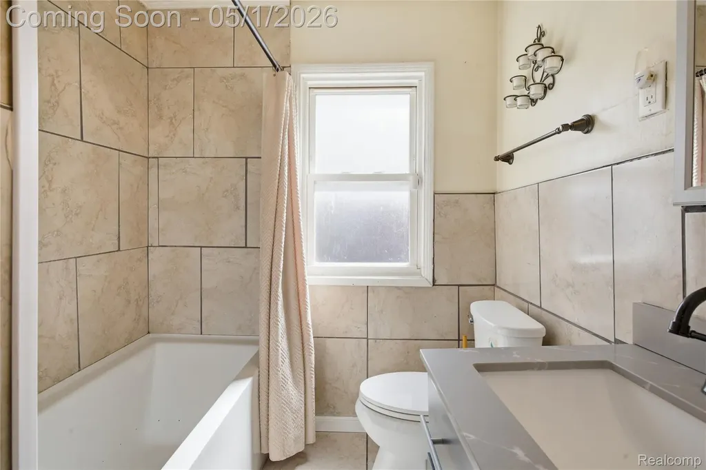 16240 Manning Street Detroit City MI 48205