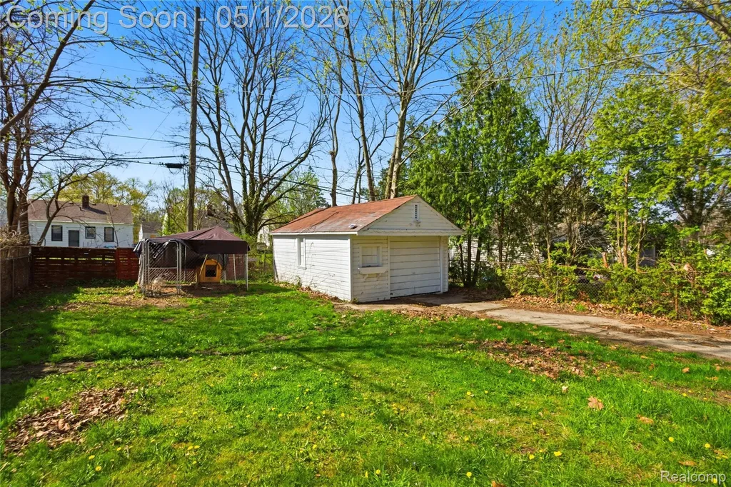 16240 Manning Street Detroit City MI 48205