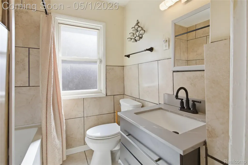 16240 Manning Street Detroit City MI 48205