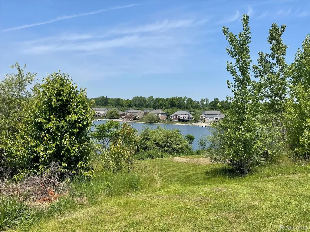 1170 Glass Lake Circle Oxford Charter Township MI 48371