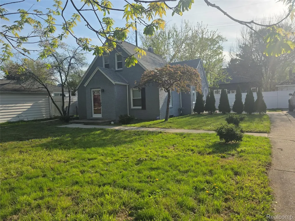 21958 Birchwood Avenue Eastpointe City MI 48021