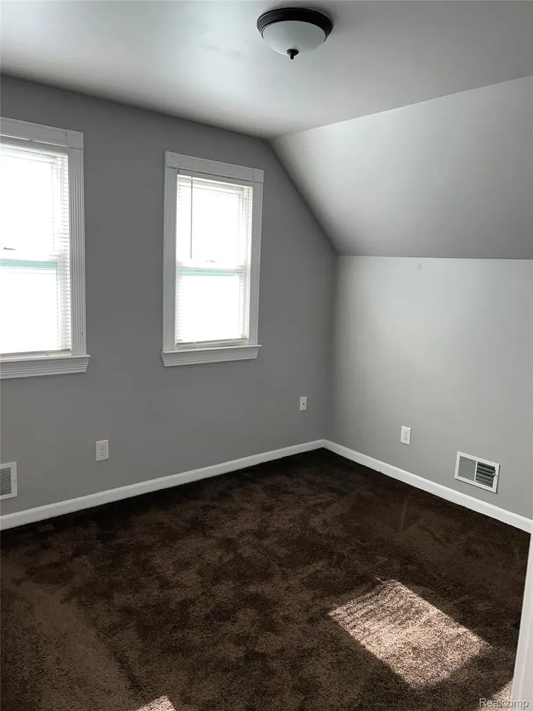 21958 Birchwood Avenue Eastpointe City MI 48021