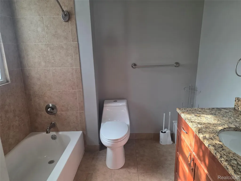 21958 Birchwood Avenue Eastpointe City MI 48021