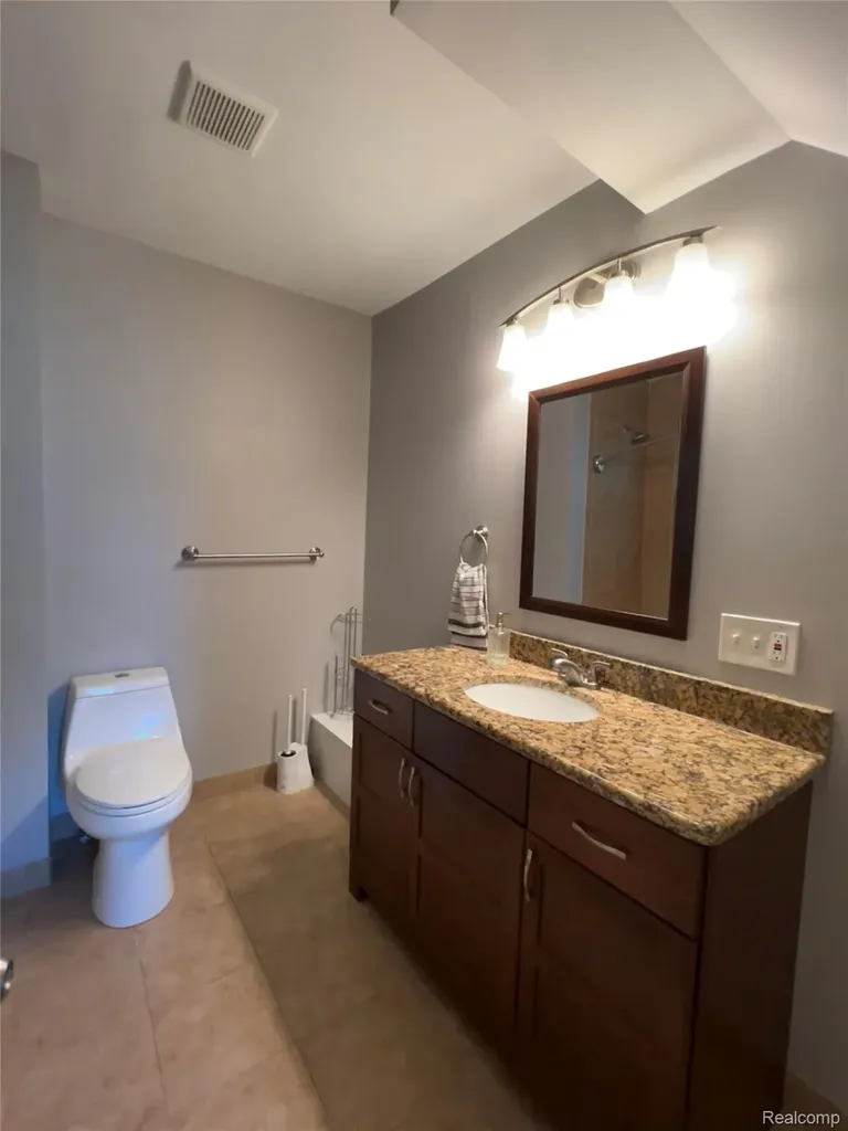 21958 Birchwood Avenue Eastpointe City MI 48021