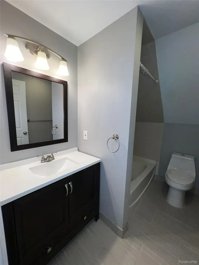 21958 Birchwood Avenue Eastpointe City MI 48021