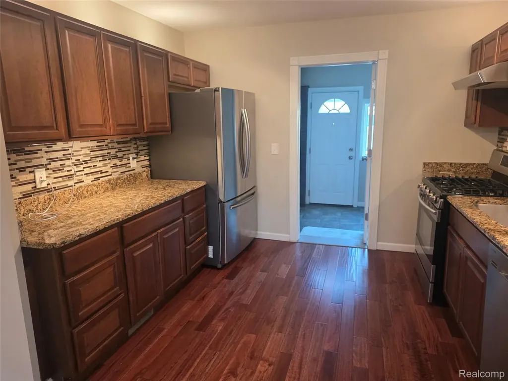 21958 Birchwood Avenue Eastpointe City MI 48021