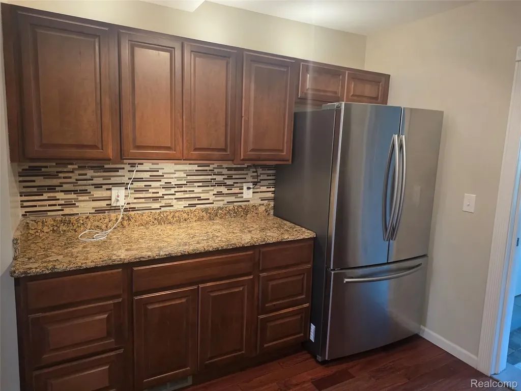 21958 Birchwood Avenue Eastpointe City MI 48021