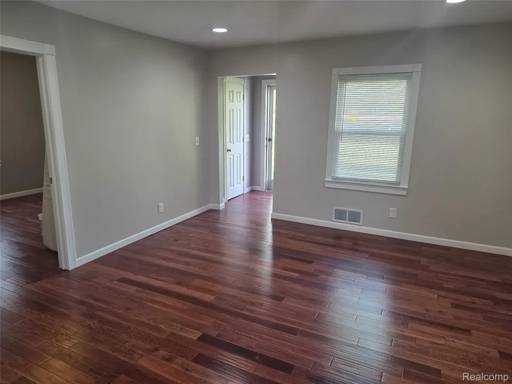 21958 Birchwood Avenue Eastpointe City MI 48021