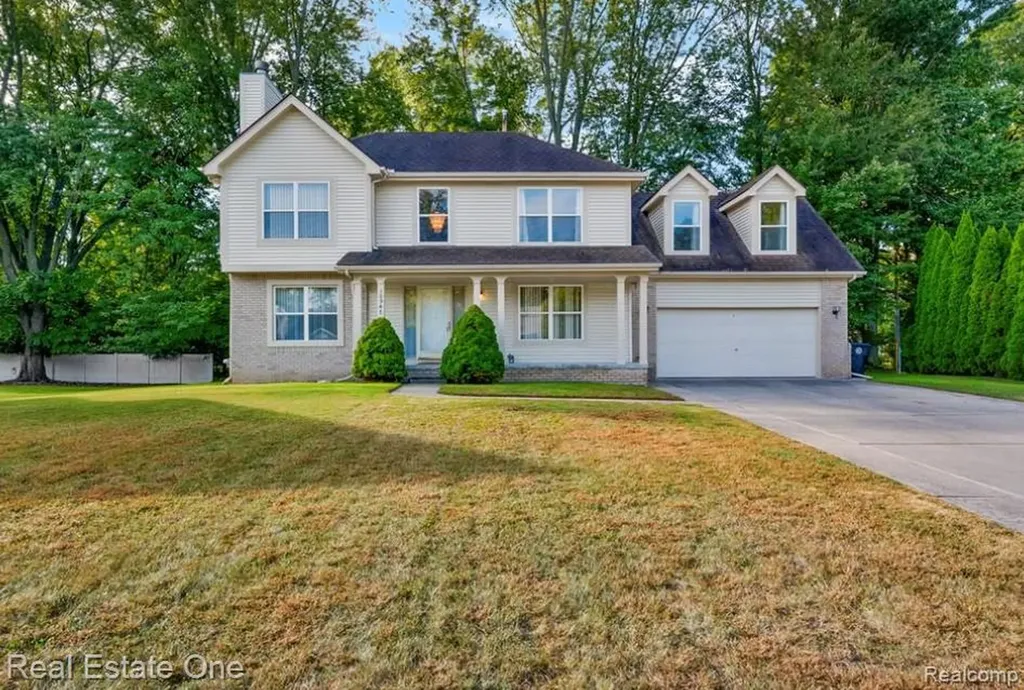 30947 Kenwood Court Livonia City MI 48152