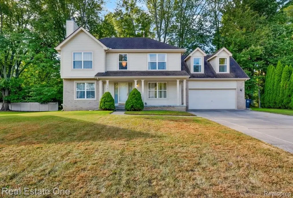 30947 Kenwood Court Livonia City MI 48152