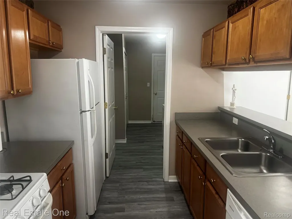 20656 Dunham Road Clinton Charter Township MI 48038