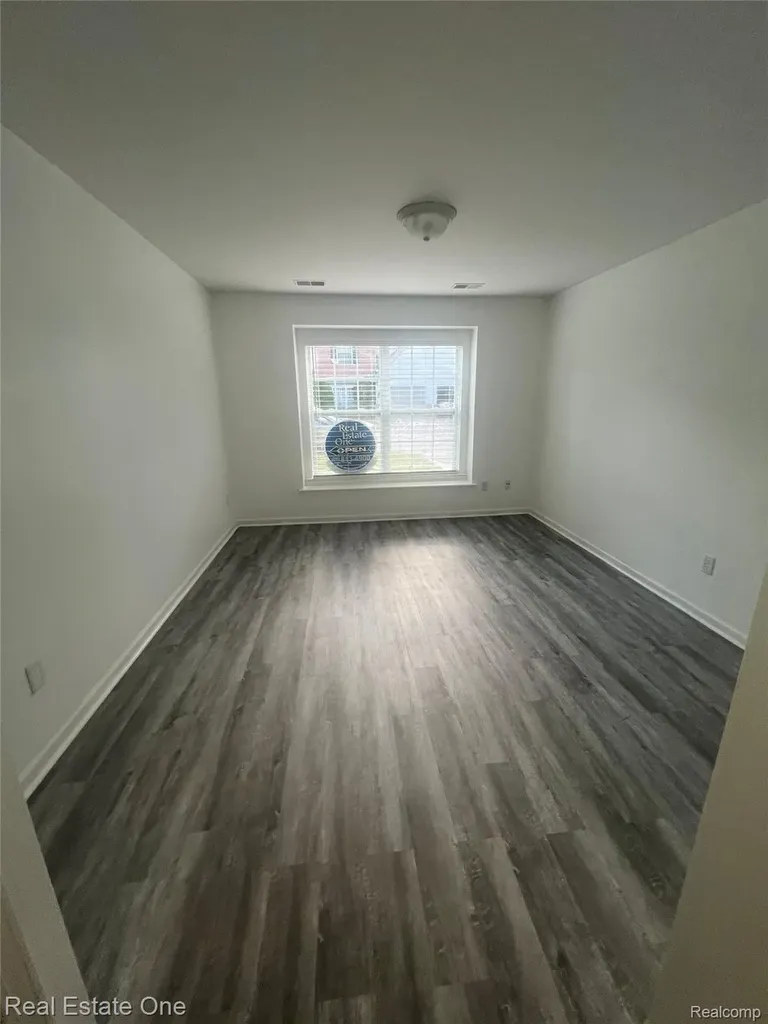 20656 Dunham Road Clinton Charter Township MI 48038