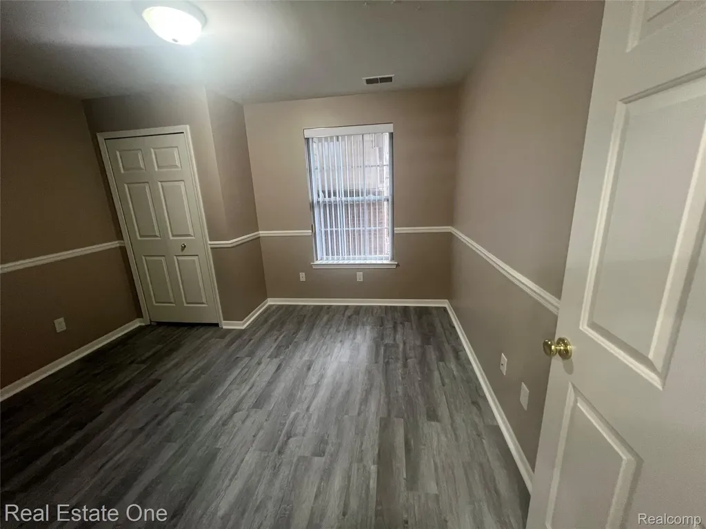 20656 Dunham Road Clinton Charter Township MI 48038