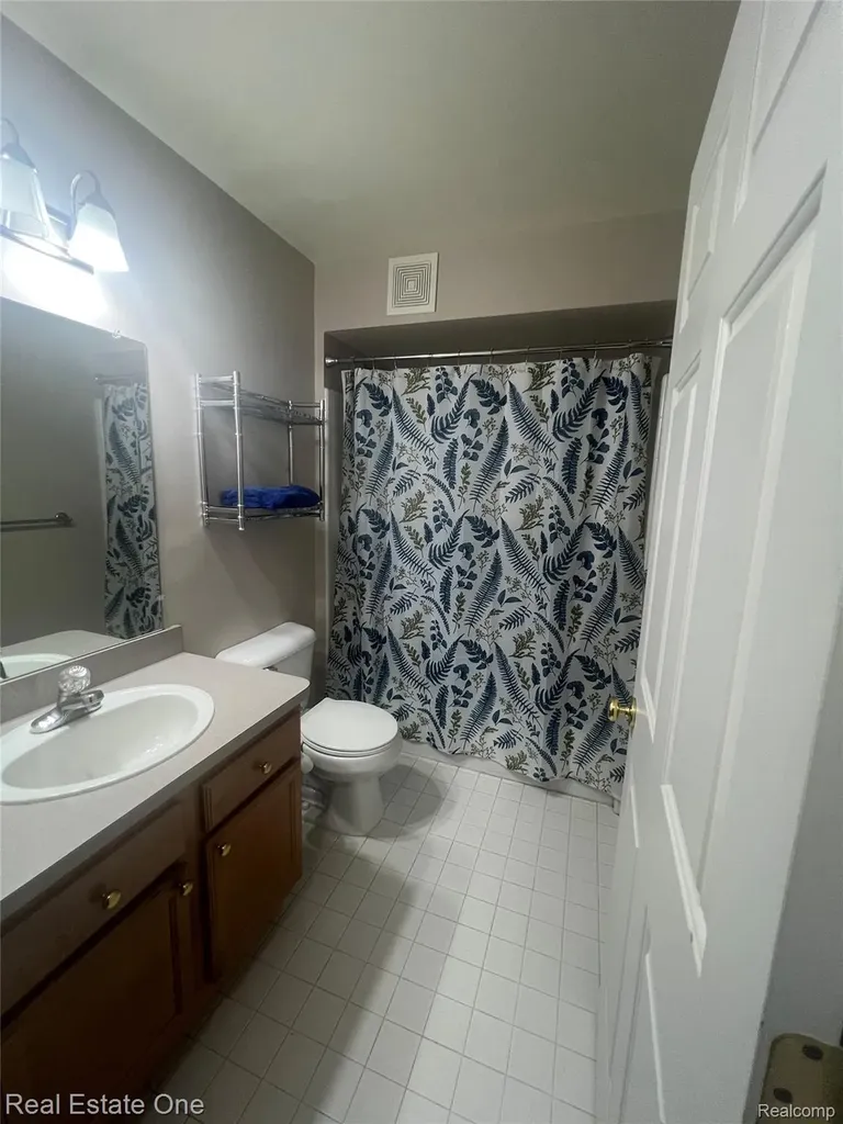 20656 Dunham Road Clinton Charter Township MI 48038