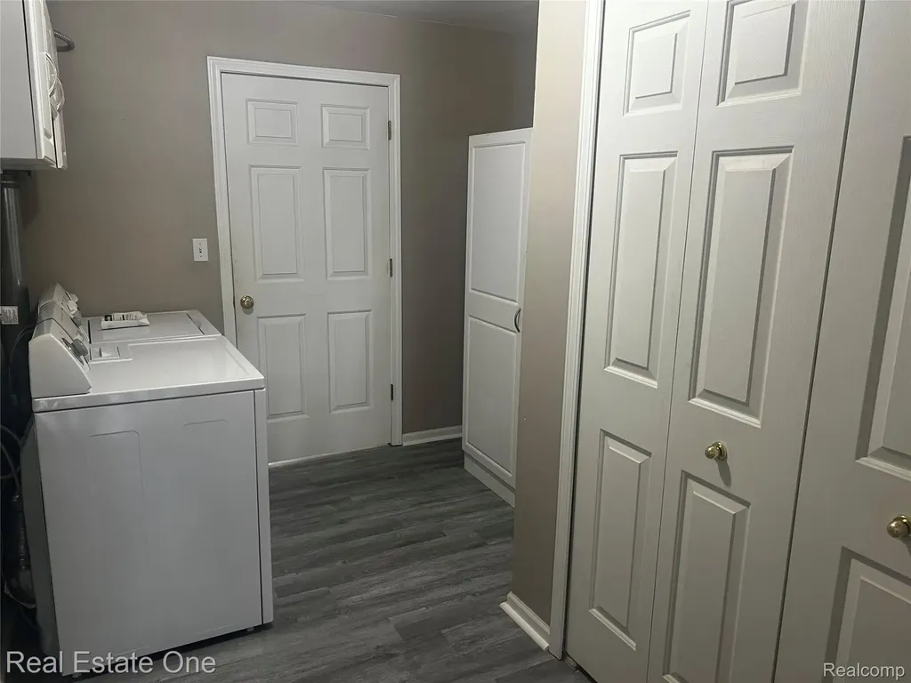 20656 Dunham Road Clinton Charter Township MI 48038