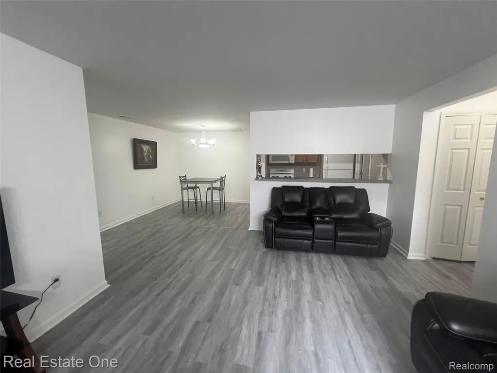 20656 Dunham Road Clinton Charter Township MI 48038