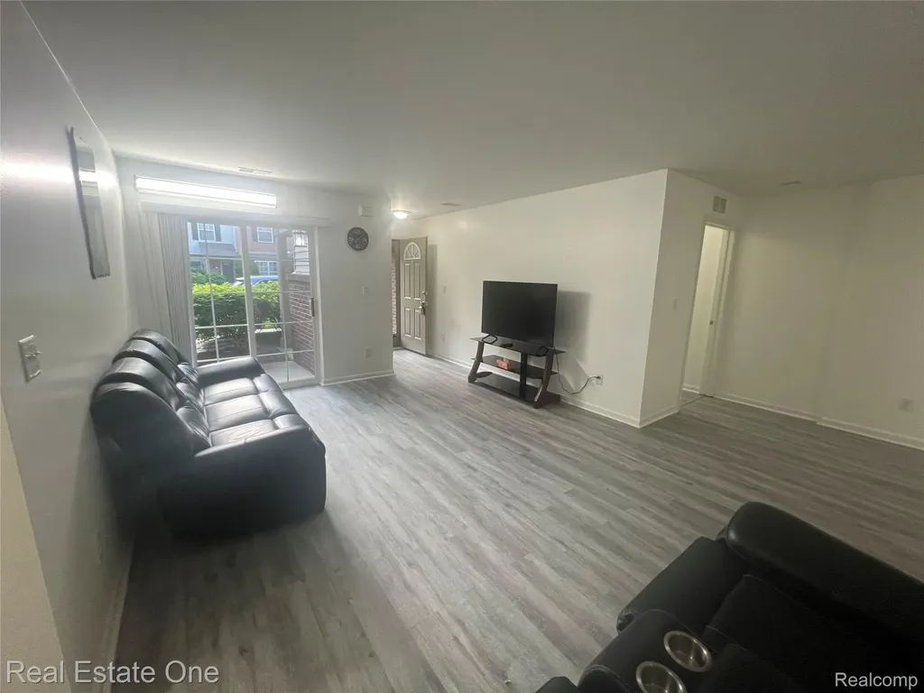 20656 Dunham Road Clinton Charter Township MI 48038