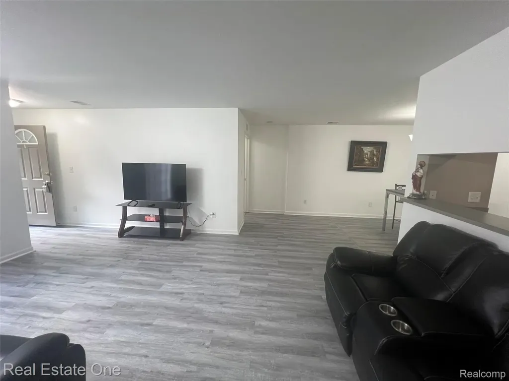 20656 Dunham Road Clinton Charter Township MI 48038