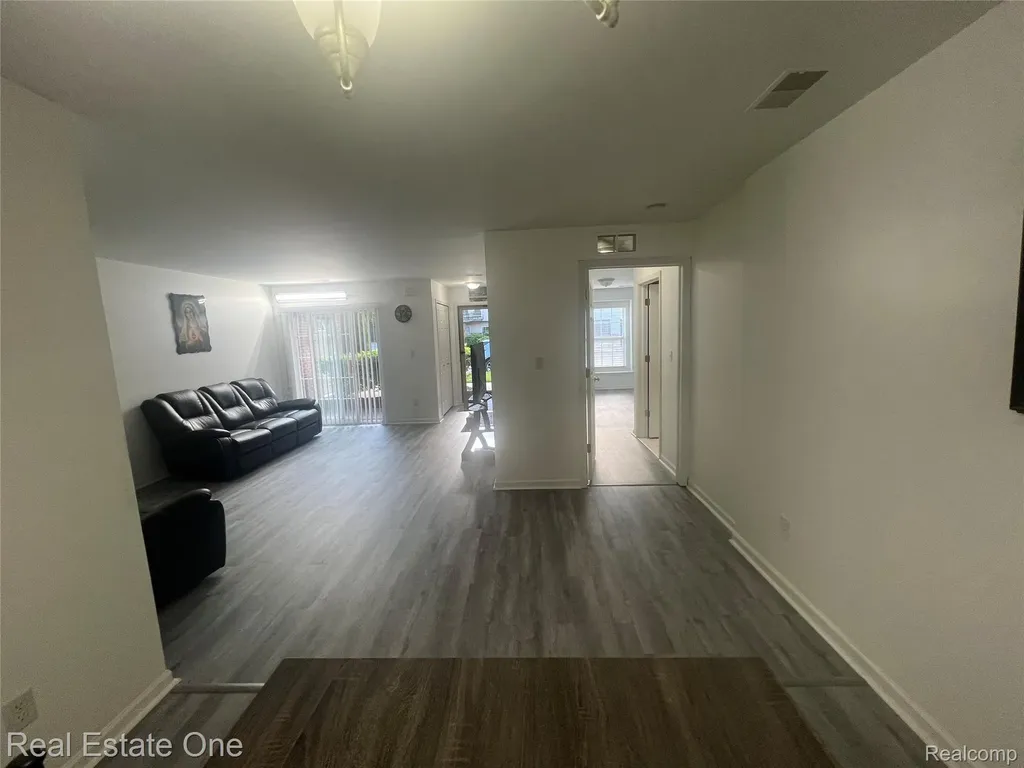 20656 Dunham Road Clinton Charter Township MI 48038
