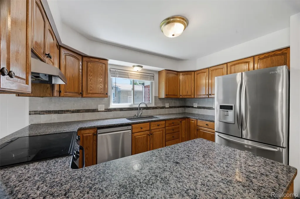 14018 Greentrees Street Riverview City MI 48193