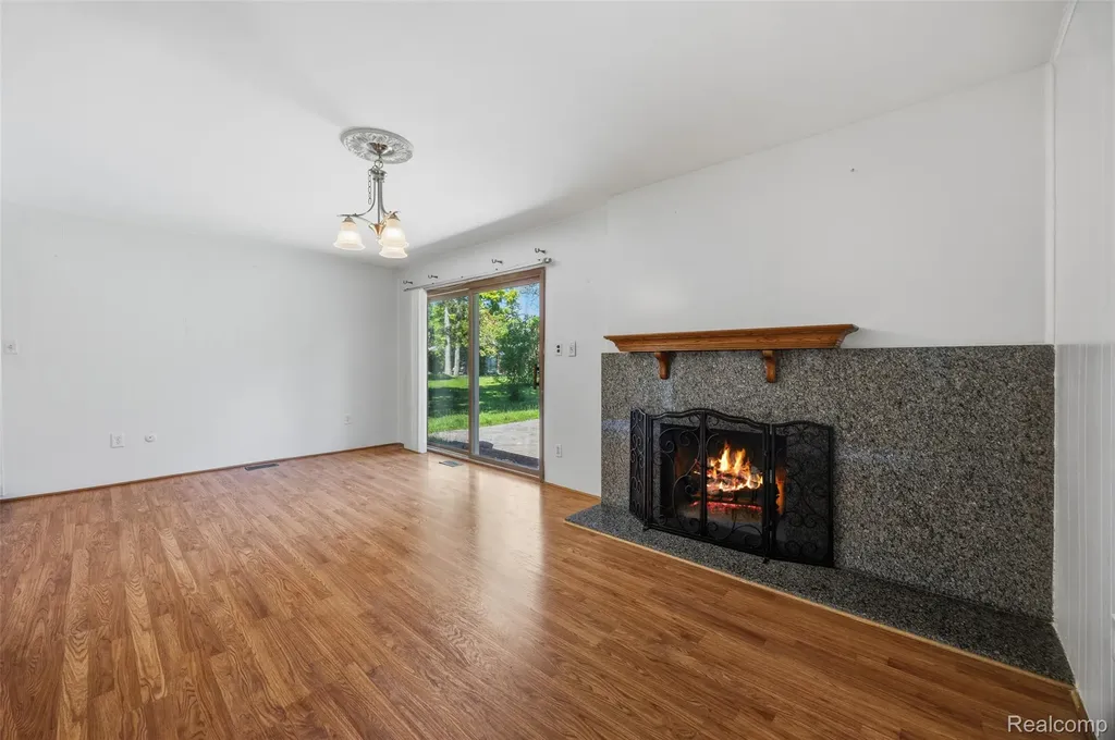 14018 Greentrees Street Riverview City MI 48193