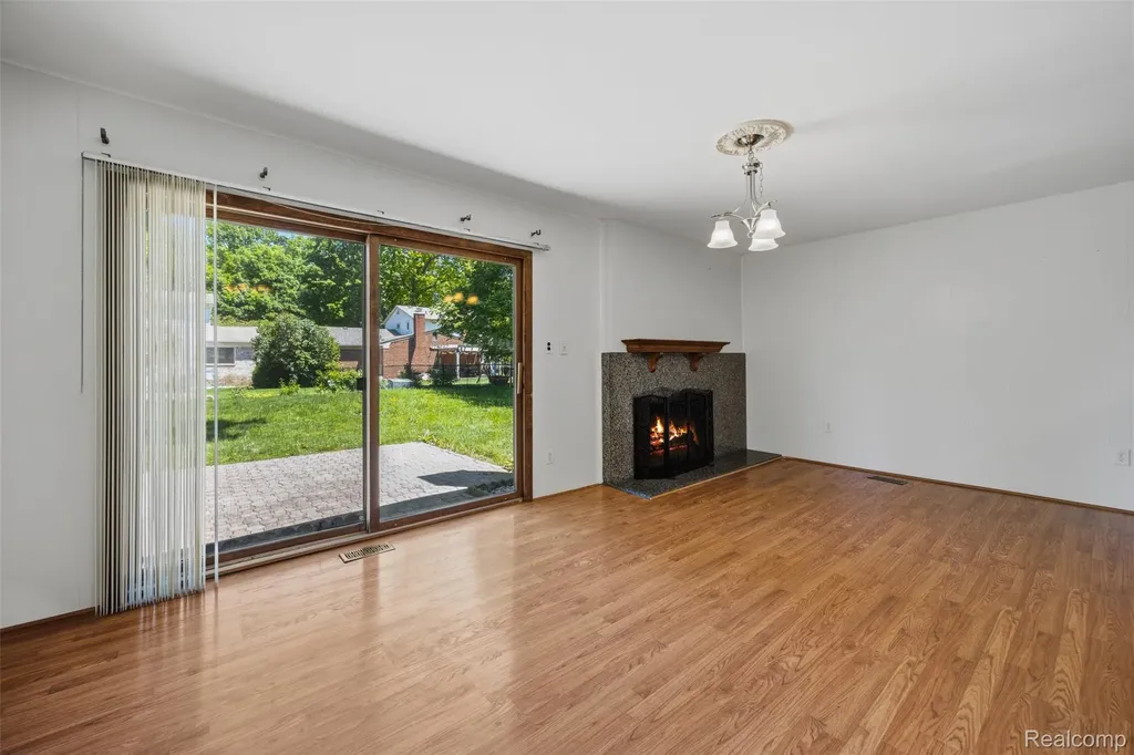14018 Greentrees Street Riverview City MI 48193
