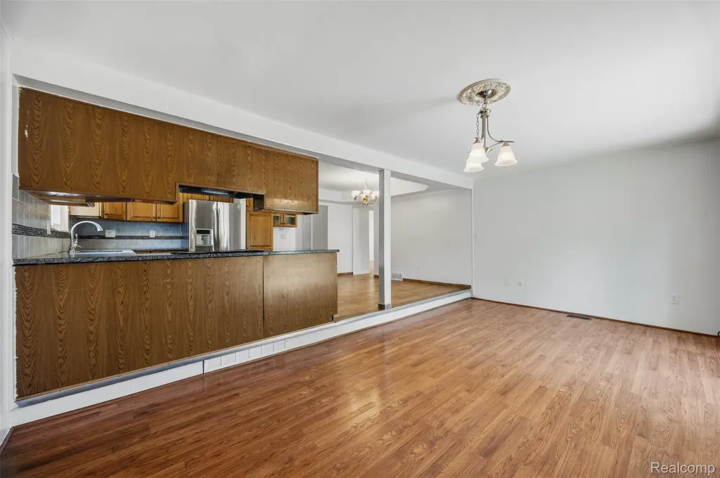 14018 Greentrees Street Riverview City MI 48193