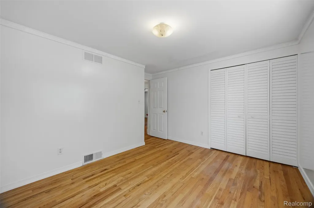 14018 Greentrees Street Riverview City MI 48193