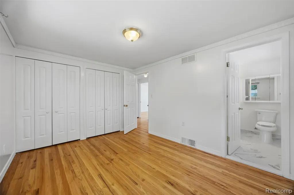 14018 Greentrees Street Riverview City MI 48193
