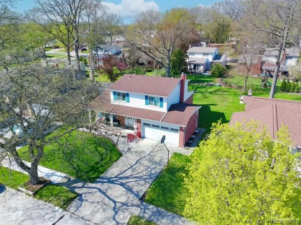 14018 Greentrees Street Riverview City MI 48193